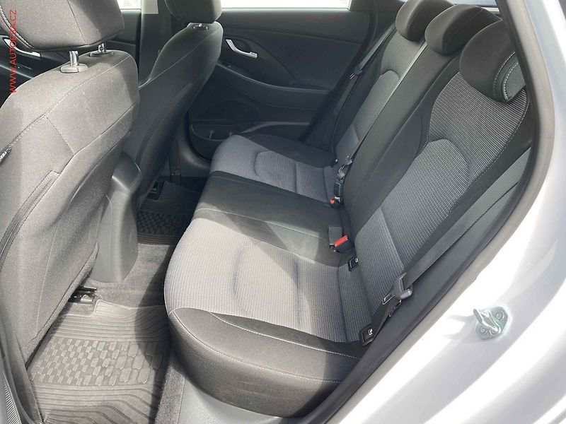 Hyundai i30 (2023) 1.0 T-GDi, 2.maj,ČR, AC - fotka 10 z 17