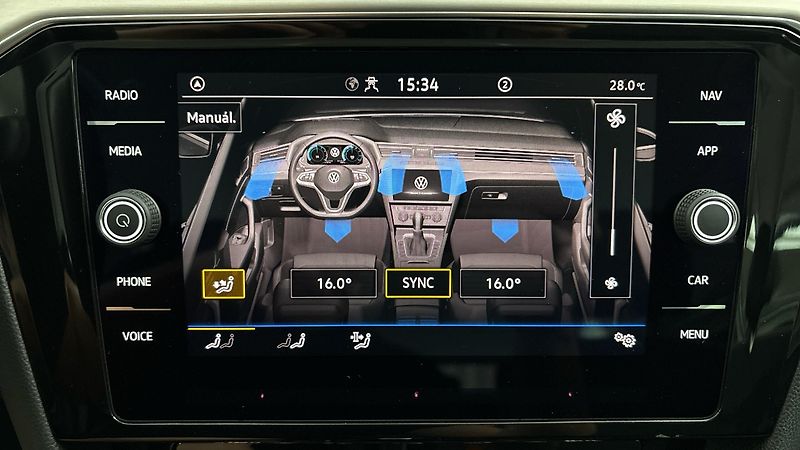 Volkswagen Passat 2.0 TDI DSG Elegance Variant - fotka 26 z 27