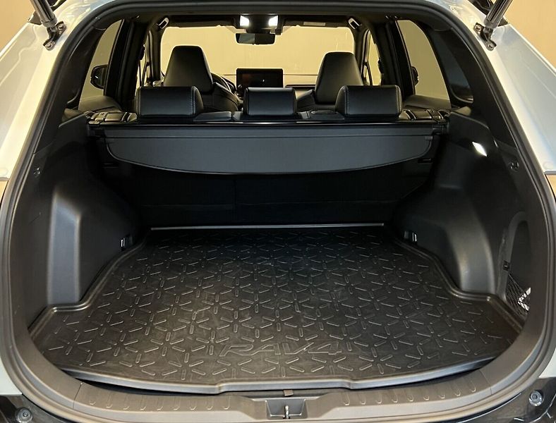 Toyota RAV4 GR SPORT 4WD e-CVT - fotka 13 z 18