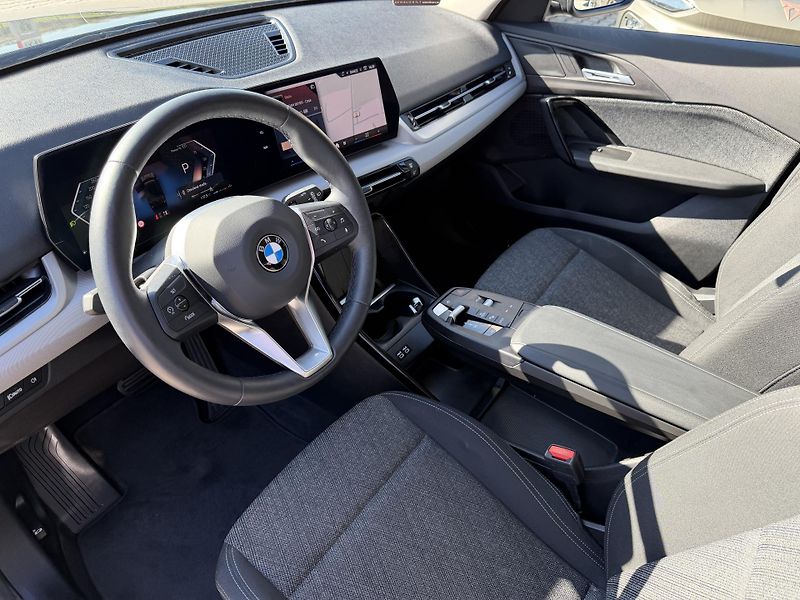 BMW X1 (2024) 18i 100kW LED KAMERA CZ - fotka 31 z 40
