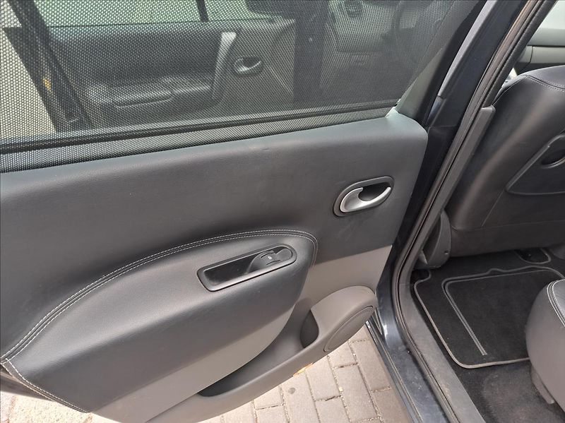 Renault Scénic 1,5 dCi - fotka 25 z 35