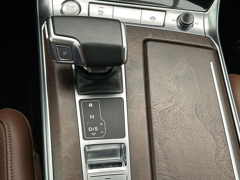 Audi A6 3.0 55 TFSI 4x4 S-Line - fotka 25 z 29