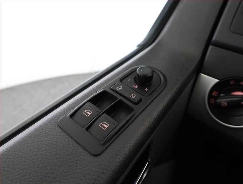 Volkswagen Multivan (2010) Comfortline 2.0 TDI 4Motion - fotka 13 z 17