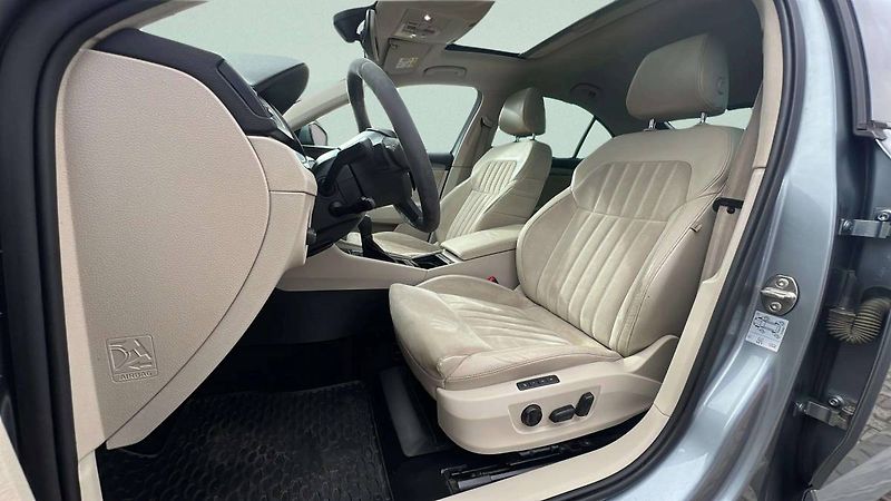 Škoda Superb Liftback 2.0 TDI DSG 140kW 6AT - fotka 23 z 36