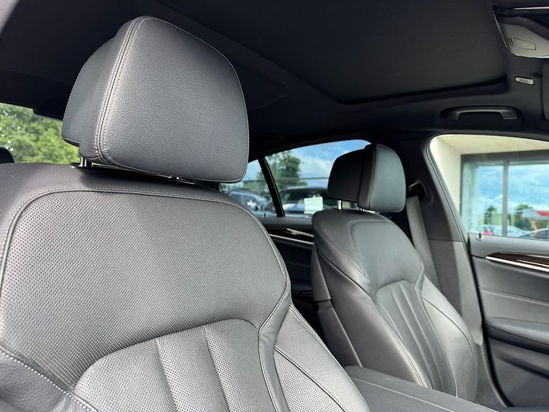 BMW Řada 5 530d xDrive El. tažné TOP stav - fotka 20 z 22