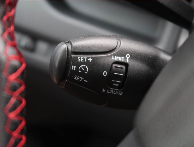 Peugeot Expert (2018) 1.6 BlueHDi, Bus, 6Míst, ČR - fotka 16 z 16