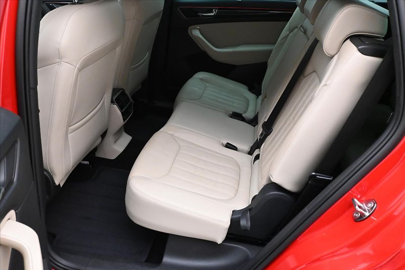 Škoda Kodiaq 2,0 TDI 110 kW DSG L&K 7Míst Z - fotka 15 z 35