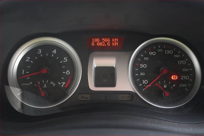 Renault Clio (2008) 1.2 16V , po STK, Klima - fotka 9 z 12