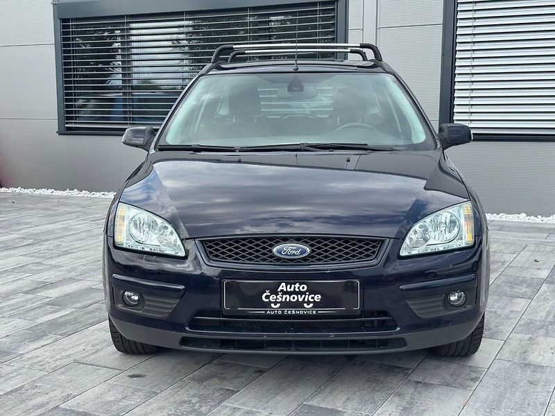 Ford Focus (2007) Ghia 2.0i 107kW - fotka 2 z 30