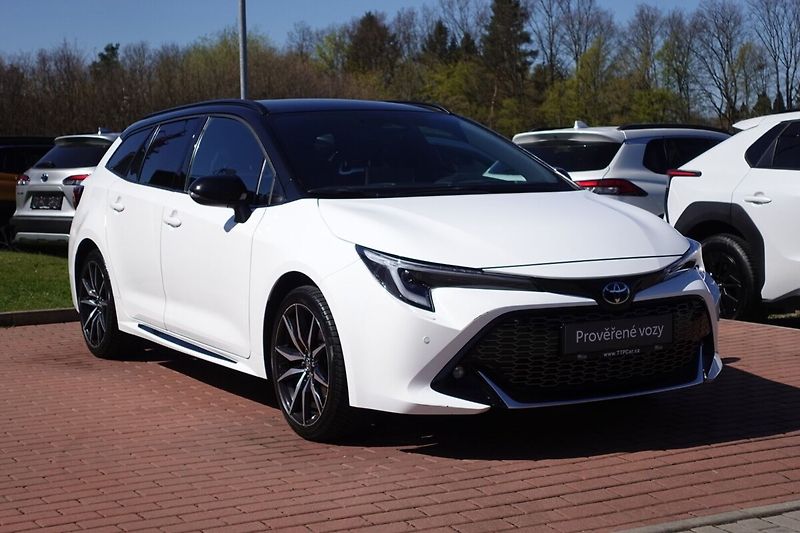 Toyota Corolla 2,0HSD GR-Sport Dynamic - fotka 3 z 32