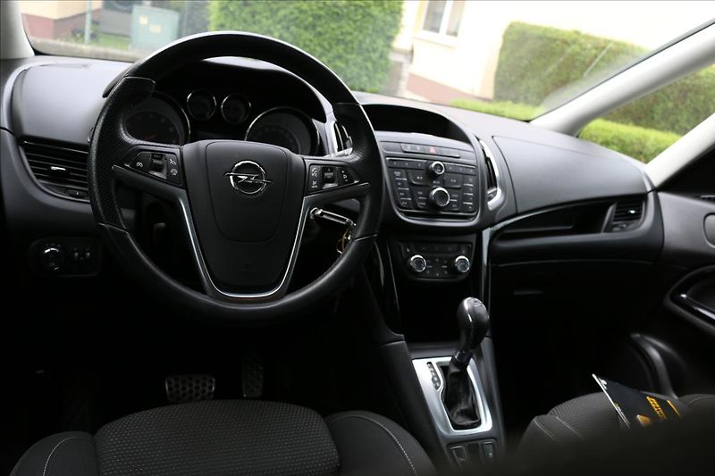 Opel Zafira 1,4 Tourer, Turbo, DSG, 7míst - fotka 19 z 38