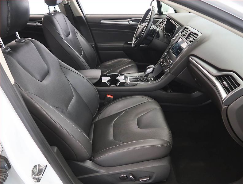 Ford Mondeo (2016) 2.0 EcoBoost, Automat, Kůže - fotka 9 z 26