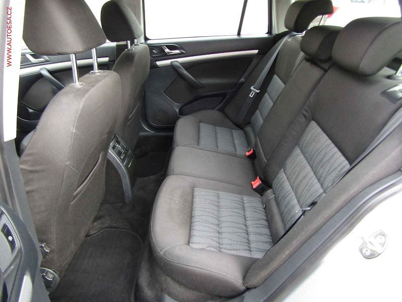 Škoda Octavia (2012) 1.6 TDi, ČR, Elegance - fotka 10 z 15