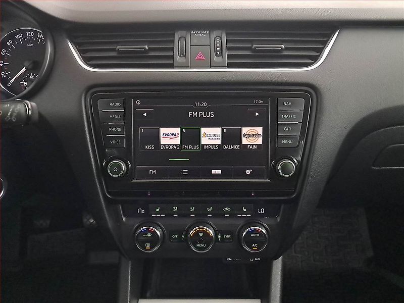 Škoda Octavia (2016) 1.4 TSI, Navi, Bi-Xenony - fotka 12 z 20
