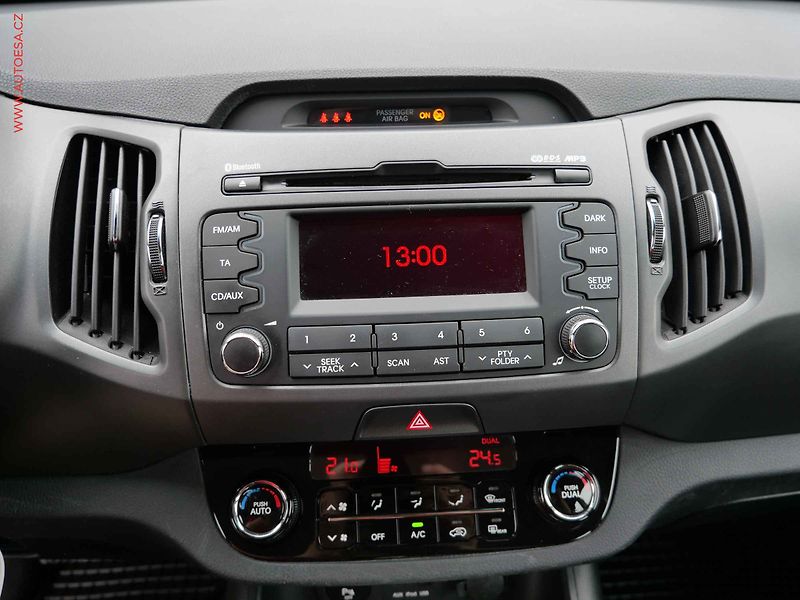 Kia Sportage (2013) 1.6 GDi, ČR - fotka 19 z 21
