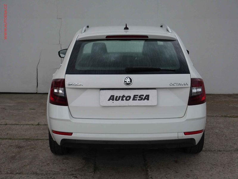 Škoda Octavia (2019) 1.6 TDi, ČR, Style, LED - fotka 5 z 24