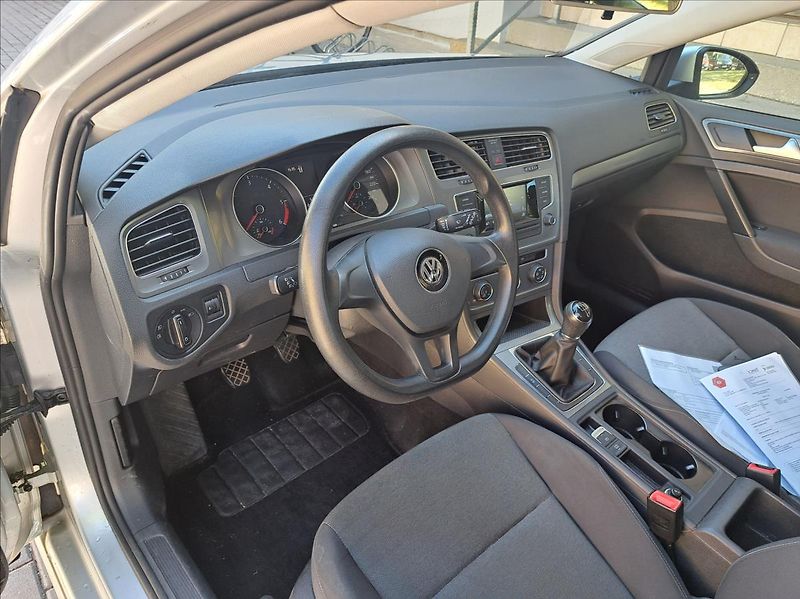 Volkswagen Golf 1,6 TDI Variant - fotka 17 z 45