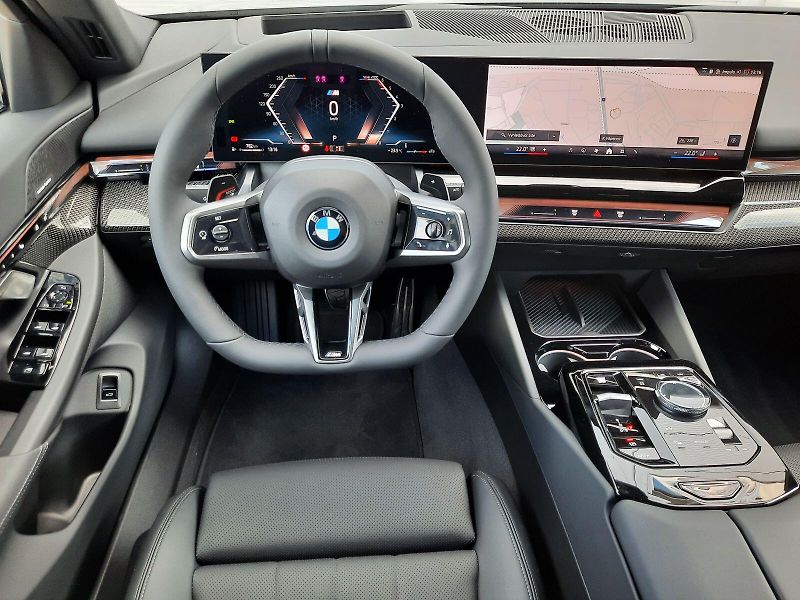 BMW Řada 5 (2026) 540d xDrive Touring M Sport - fotka 14 z 17