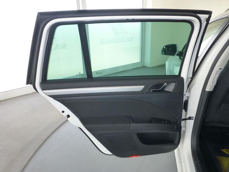 Škoda Superb (2014) 2,0TDI*NAV*PARK S*VYHŘ.S*XENON - fotka 15 z 29