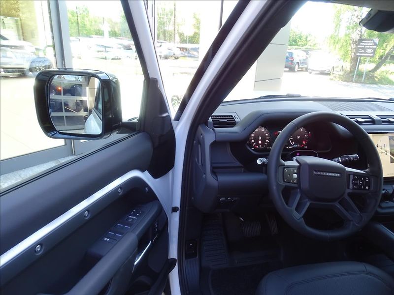 Land Rover Defender (2026) 110 D250 X-DYNAMIC SE - fotka 8 z 25