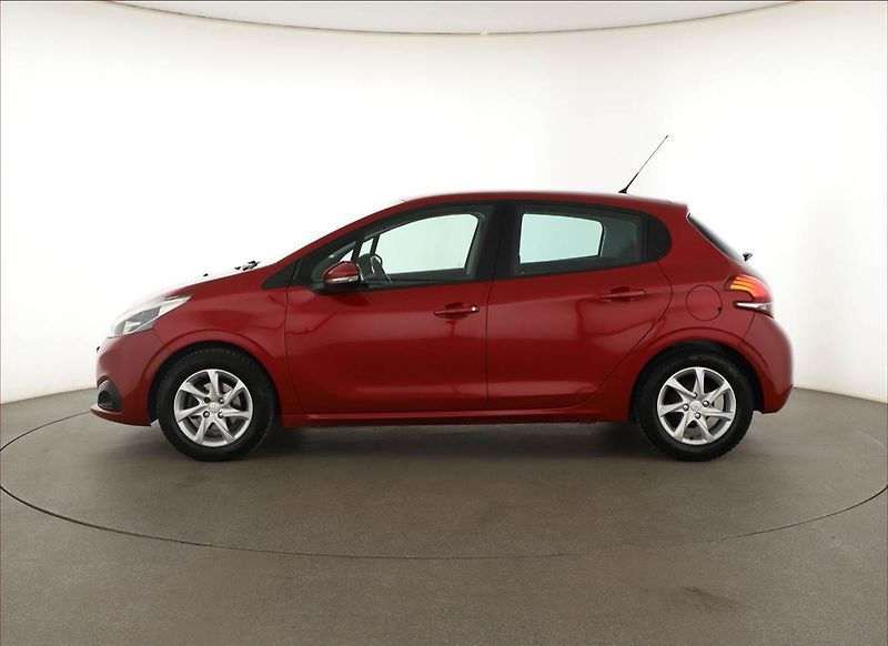 Peugeot 208 (2018) Active 1.2 PureTech, ČR,1.maj - fotka 3 z 14