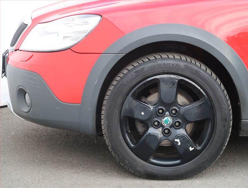 Škoda Octavia (2011) Scout 2.0 TDI, 4X4, Navi - fotka 15 z 19
