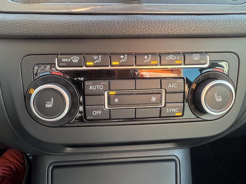 Volkswagen Tiguan 2.0TDi,DSG,rezervace - fotka 19 z 63