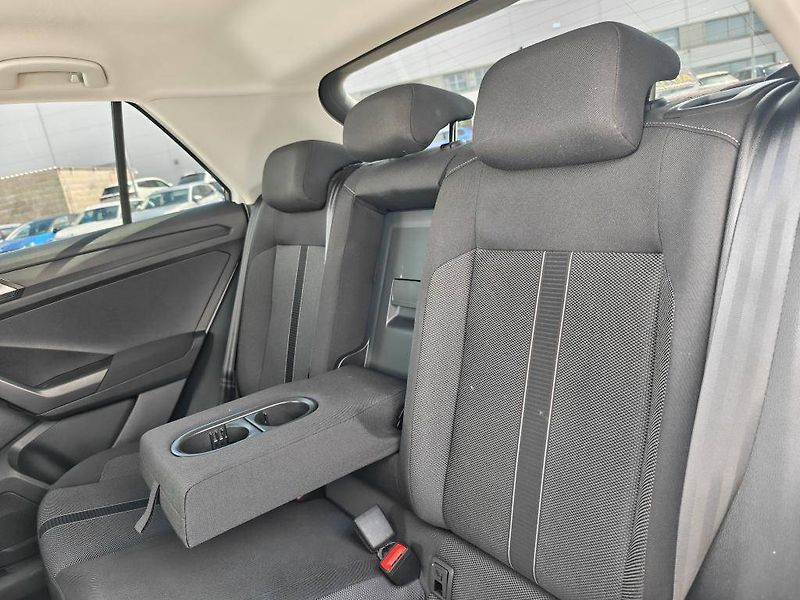 Volkswagen T-Roc Life 6G 1,0TSI - fotka 8 z 22
