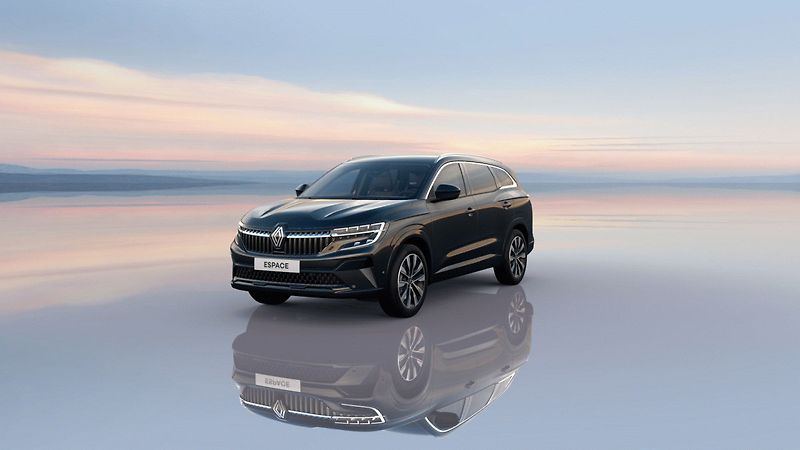Renault Espace (2026) esprit Alpine full hybrid E-Te - fotka 1 z 1