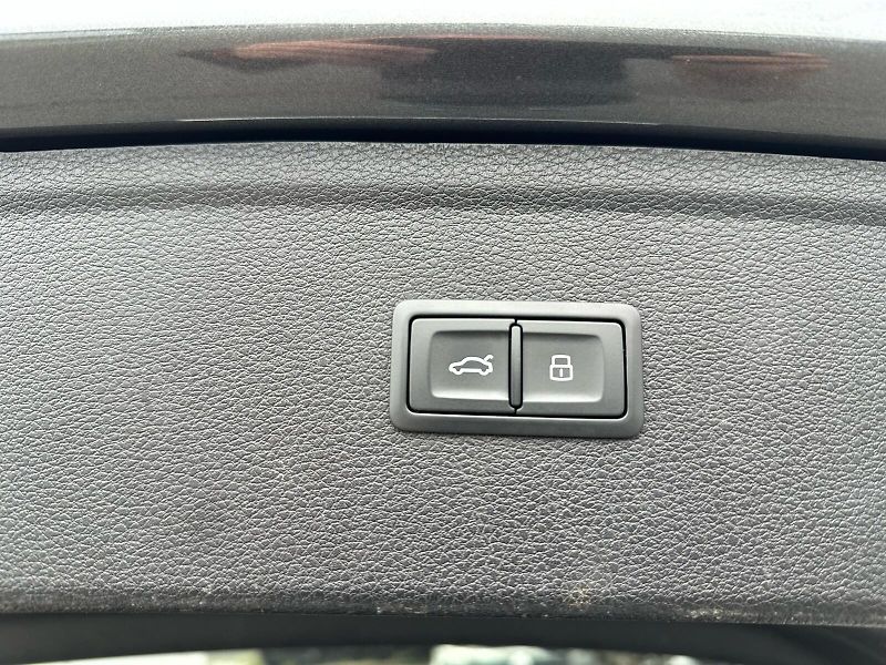 Audi Q5 4x4 PHEV 270kW SoH:87,8% - fotka 13 z 24
