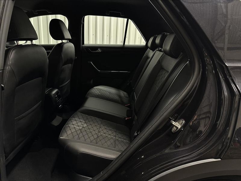 Volkswagen T-Roc R-LINE NEZ-TOP 2XALU TAŽNÉ DPH - fotka 32 z 42