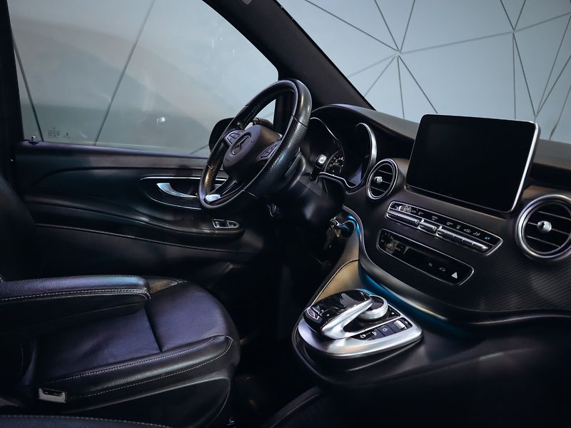 Mercedes-Benz Třídy V V 250d 4MATIC AMG - fotka 14 z 26