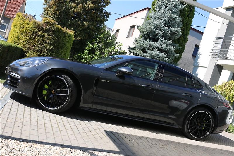 Porsche Panamera 2,9 343KW, DPH, ČR,4 E-HYBRID - fotka 19 z 77
