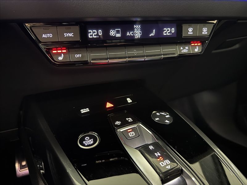 Audi Q4 e-tron 150kW S-Line LED Kamera - fotka 39 z 45