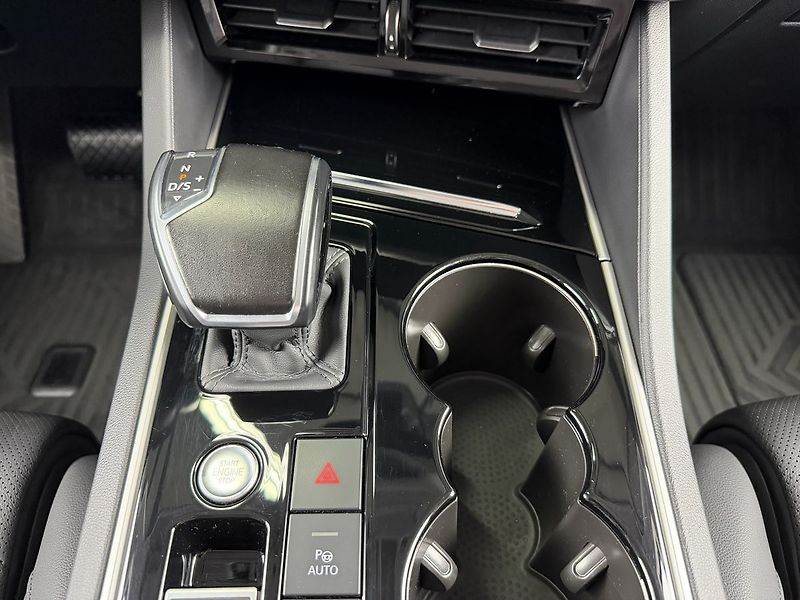 Volkswagen Touareg 3.0TDI 210 KW 4M ELEGANCE, VZD - fotka 25 z 33