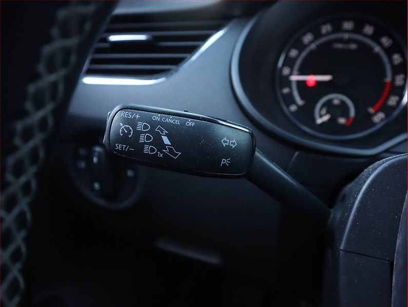 Škoda Octavia (2015) 2.0 TDI, Serv.kniha, Kůže - fotka 17 z 19
