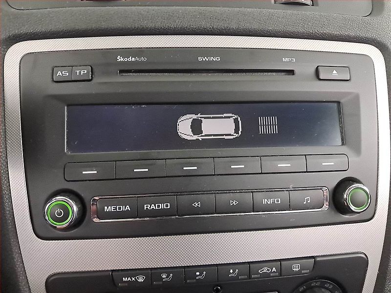 Škoda Octavia (2011) Elegance 1.9 TDI, Tempomat - fotka 16 z 20