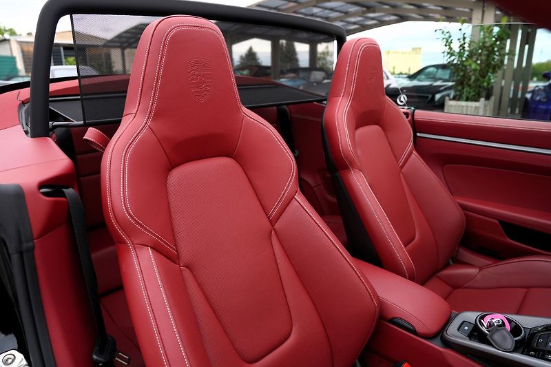 Porsche 911 Carrera 4/PDK/Sport chrono/21 - fotka 37 z 48