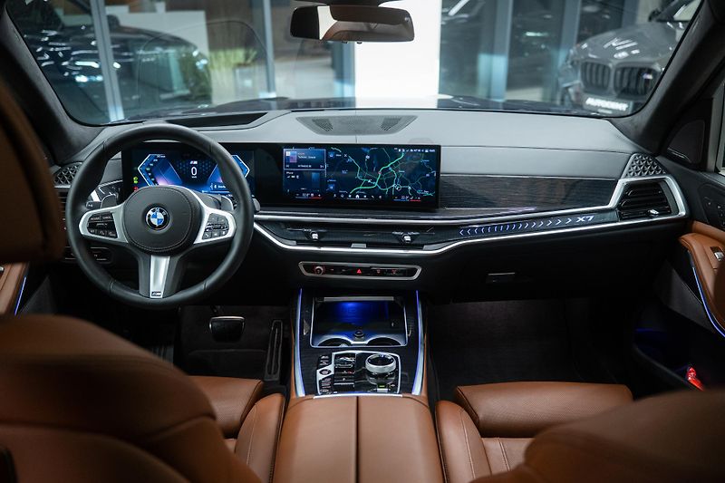 BMW X7 (2024) 40d M-SPORT MASÁŽ NEZÁVISLÉ TZ - fotka 31 z 67