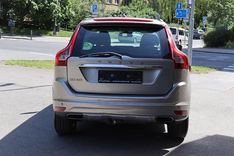 Volvo XC60 D4 2.0 133kW AT DPH - fotka 11 z 50