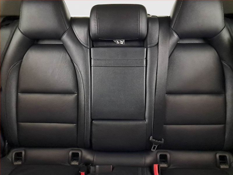 Mercedes-Benz GLA (2014) 220 CDI 4MATIC, 4X4 - fotka 10 z 25