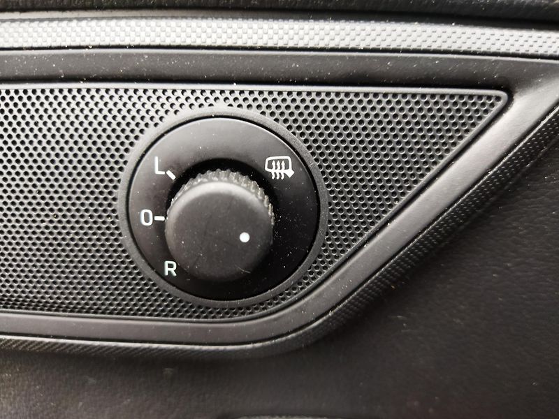 Škoda Fabia (2019) 1.0 81kW, Led, klima - fotka 30 z 31