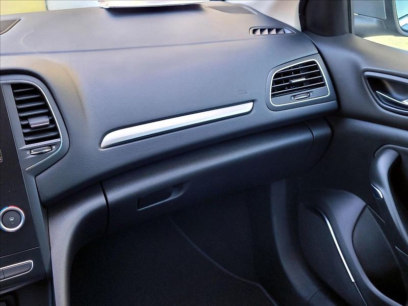 Renault Mégane 1,3 TCe 120kW GT-Line VÝBAVA - fotka 33 z 57