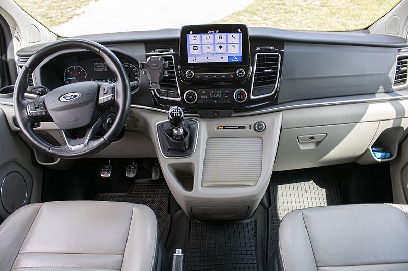 Ford Tourneo Custom - fotka 26 z 30
