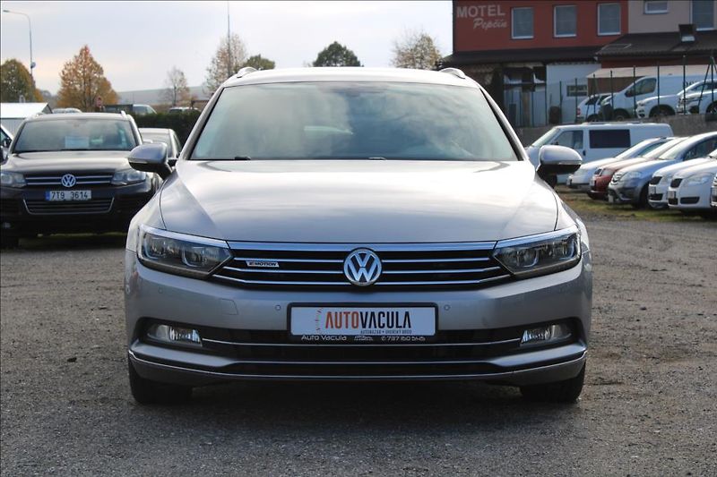 Volkswagen Passat 2,0 TDi  DSG, 4x4, HIGHLINE - fotka 2 z 31