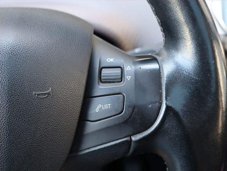 Peugeot 2008 (2016) 1.6 BlueHDi, Serv.kniha - fotka 18 z 21