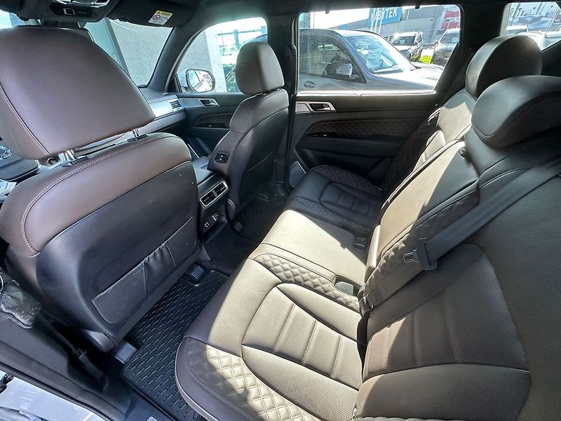 SsangYong Rexton Premium AWD - fotka 8 z 14