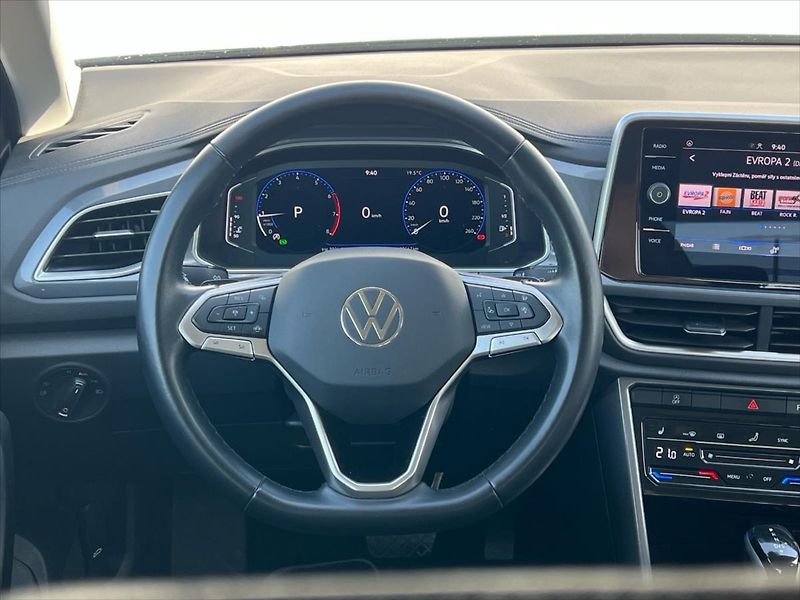 Volkswagen T-Roc 1,5 TSi 110 kW 7DSG STYLE  REZ - fotka 15 z 26