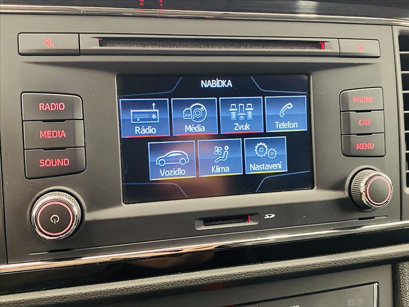Seat Leon 1,4 TSI 92 kW Style LED - fotka 20 z 25