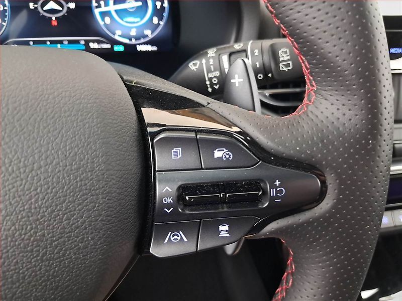 Hyundai i30 (2025) 1.5 T-GDI MHEV 48V, N- Line - fotka 21 z 23